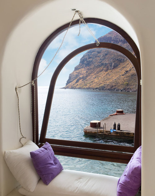 thistherapylife: glitter-rebellion: boredpanda: Reading Nooks Perfect For When You Need To Escape Th