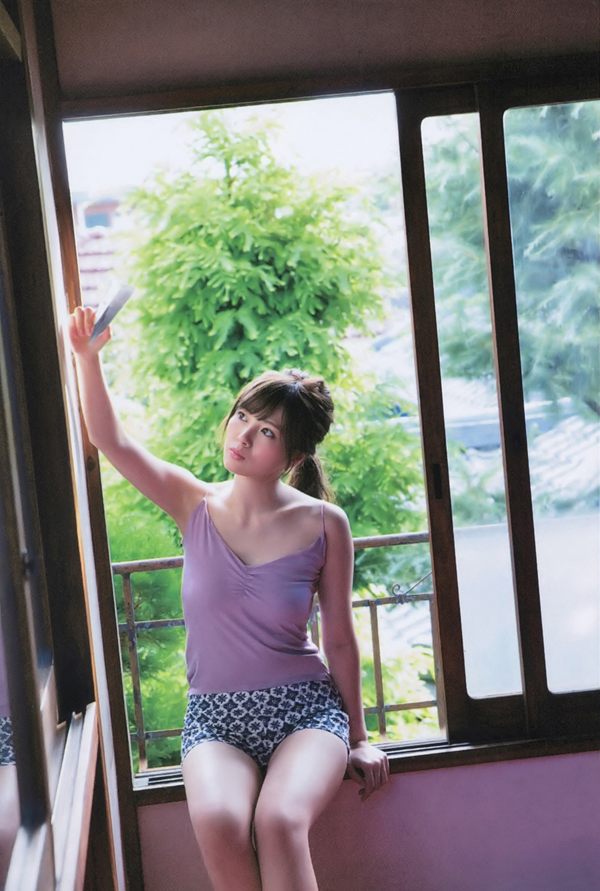 yic17:    Shiraishi Mai (Nogizaka46) | Weekly Shonen Sunday 2015 No.42 Issue (Cropped