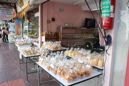 The Thai dessert shops on the way to another temple.