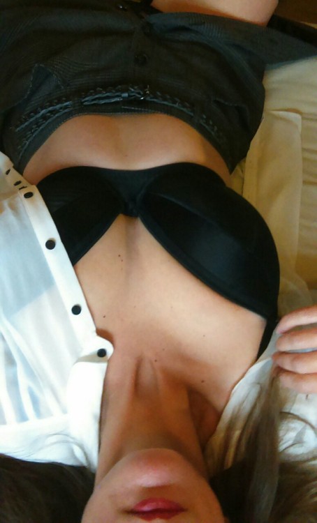 angelvenetianrose:  Skirts to unbutton like a gift, one button at a time……… Love AngelVenetianRose xx (avr)