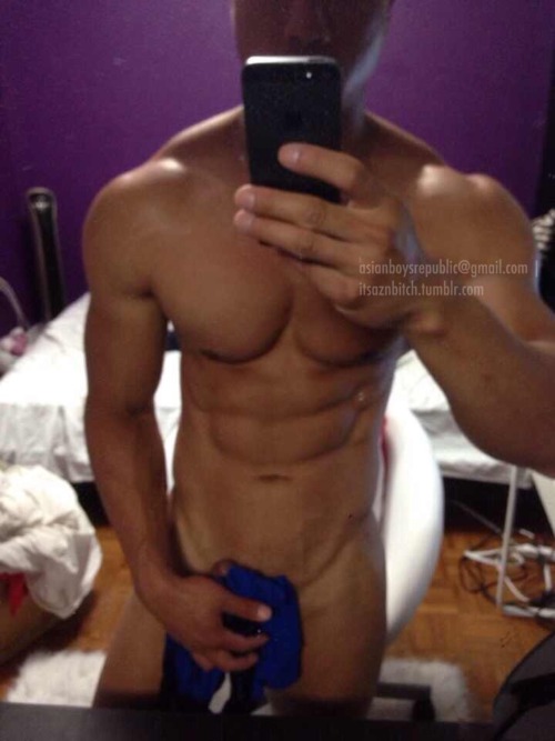 sghard: itsaznbitch: JJ 27, definitely a super hot straight guy!! And yes I got these pics personall