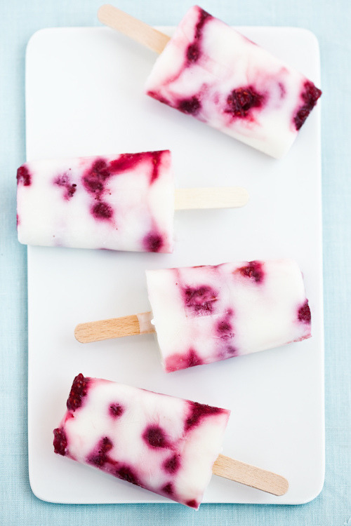 marisais:  Raspberry yogurt popsicles (by °La ciliegina°) 