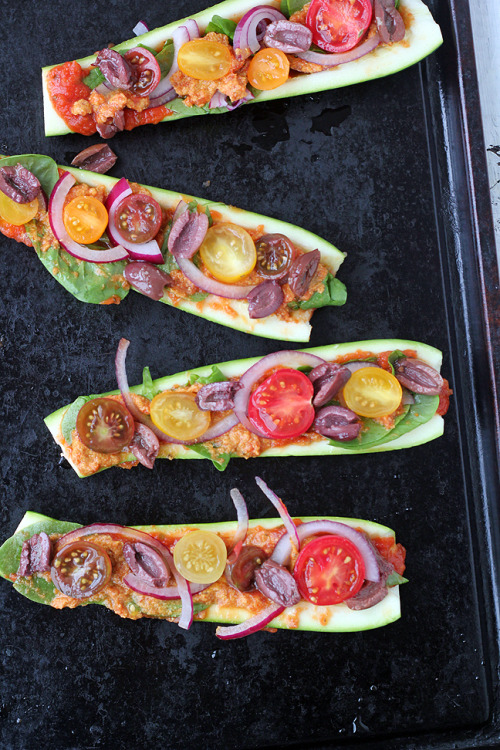 beautifulpicturesofhealthyfood:  Zucchini Pizza Boats…RECIPE 
