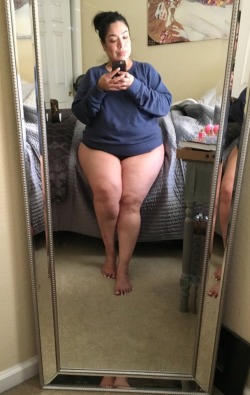 realcurveslatina2012:Heart eyes for thick