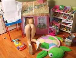 another-random-dom:  I really want that turtle rug. What? It’s cute. :-)