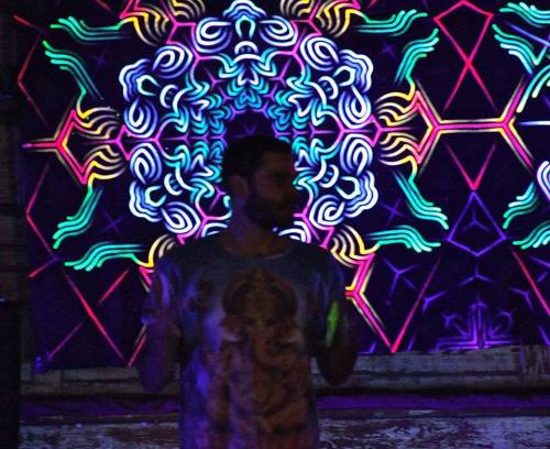 butfirstbreakfast:  Black and Light Yoga, LondonWe believe that yoga and dance a fantastic forms of meditation and are a fast track way to finding a spiritual connection with your fellow.A beautiful balance between a strong flowing yoga practice and