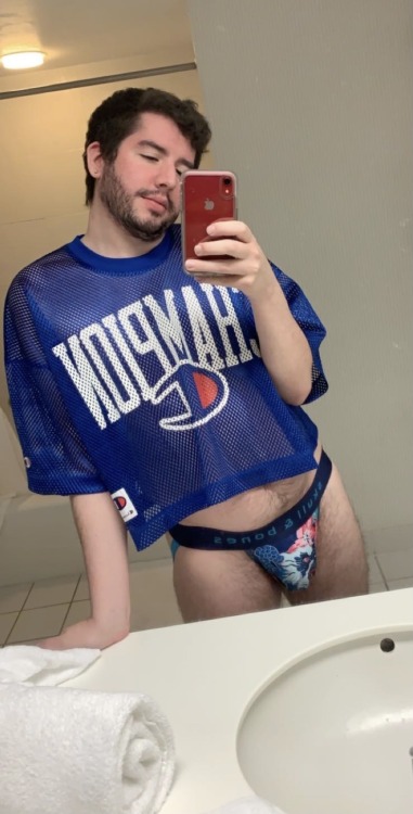 peachzaquiribinx:peachzaquiribinx:Something something about sports for Father’s