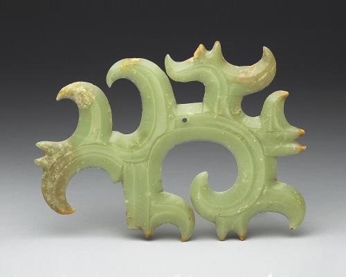 historyarchaeologyartefacts:Cloud-shaped pendant made of jade. China, Hongshan Culture, 3500-3000 BC