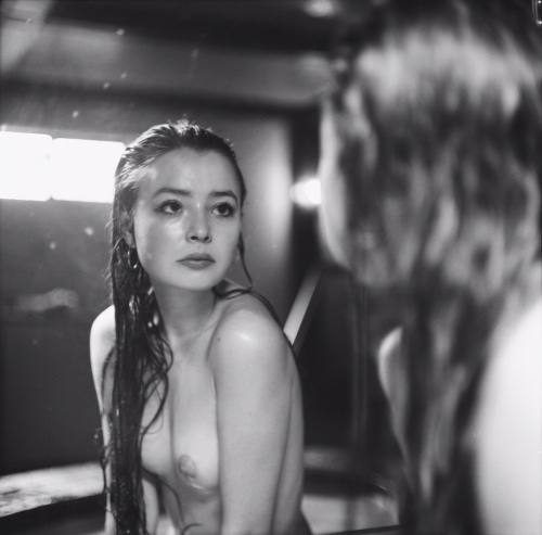 killerandasweetthang:  Reflection Leez shot by Khoa Somes 