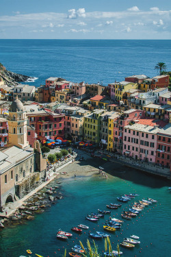 italian-luxury:  Vernazza, Cinque Terre, Italy