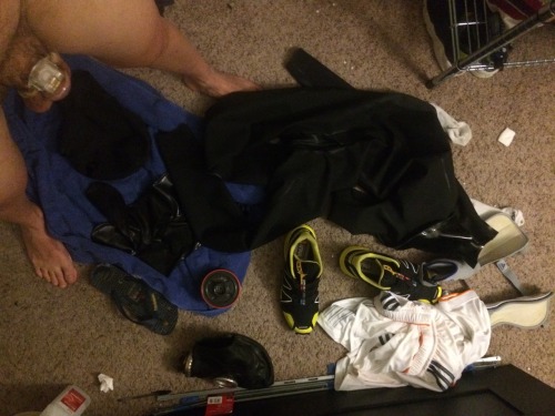 collegeracerjock:  2am in the morning and gearing up again. Got some work to get there lol. At least a few hours off the cage got me a chance to give it a brush clean. Been worn a lot consecutively and macerated quite often in rubber or neoprene. Not
