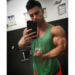 drwannabe:  Santi Aragon