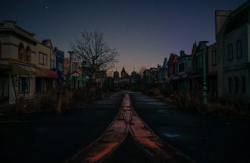 NARA Dreamland at DAWN奈良ドリームランドの夜明け,奈良県,日本