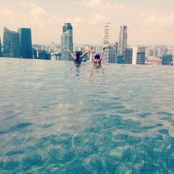 Peacetothepurplegreenturtles:  On Top Of The World #Skyline #Singapore #Infinitypool