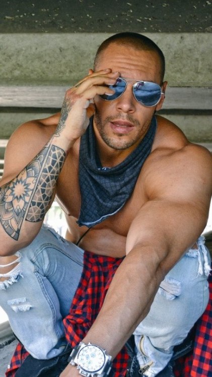 joselito28:  nm-gayguy:  :o)  📌FOLLOW MY BLOG WWW.JOSELITO28.TUMBLR.COM