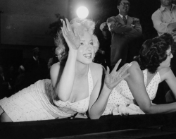 missmonroes:  Marilyn Monroe and Jane Russell