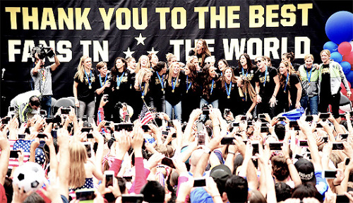 tjgoalshie: USWNT World Cup Championship Rally at LA Live  burn-the-ship look at Ashlyn Harris’ arms tho holy shit