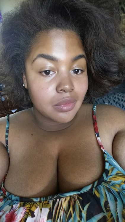 theladyinthestripeddress:  Meeeeeeeeee