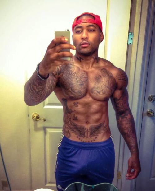 daddycakes21:  Ole sexy ass