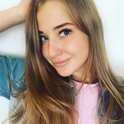adeline-xj:Name: Megan Age: 22About me: Like petsWhat i like: kissesLooking For: Sex for one night❁O