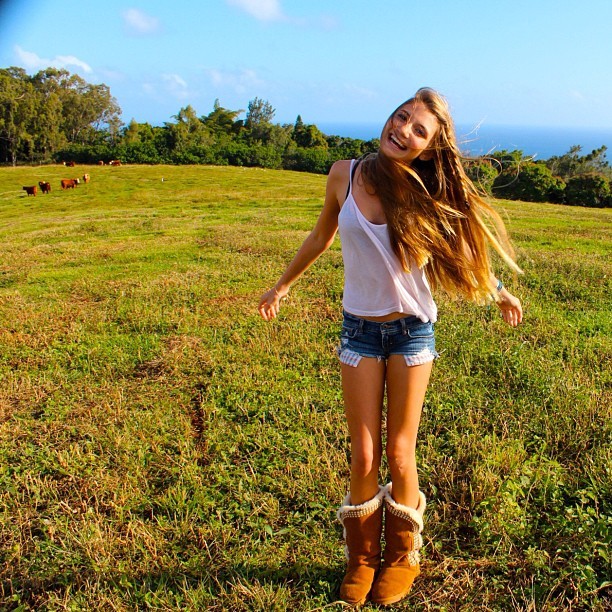 sexyhipster:  - I’M A LITTLE HIPSTER WHORE -