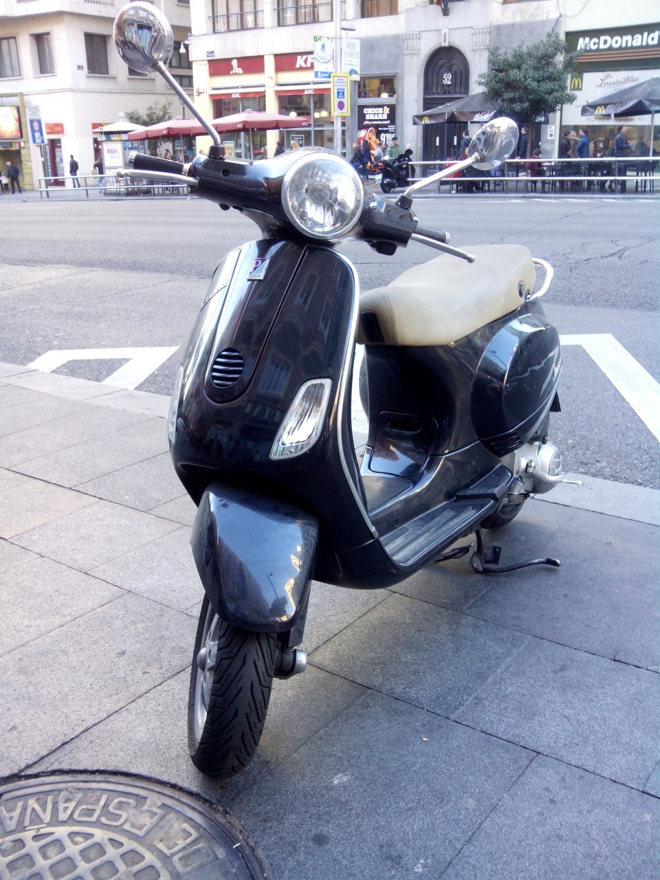 lavespa:  Vespa in Madrid