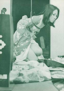 sowhatifiliveinjapan:  緊縛フォト選集 - 薔薇聖女 (1971) 