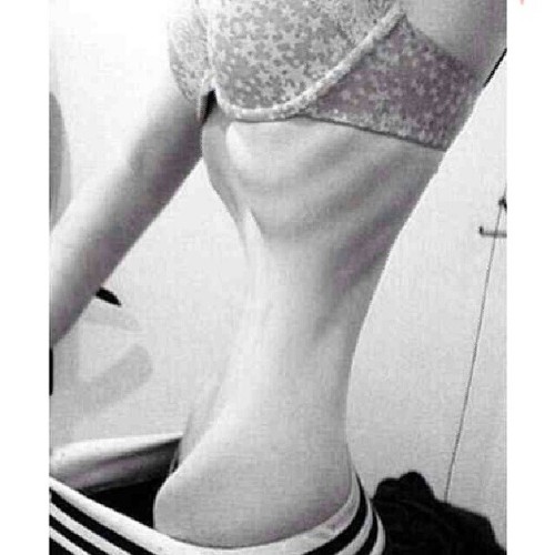 must-have-perfection: findingmyappiness: #thinspo #ana #smallwaist #skinny So fucking small