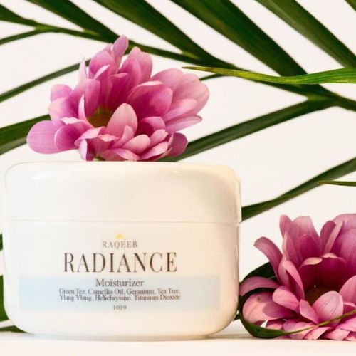 Lightweight and Radiant Radiance Moisturizer with Antioxidant Green Tea is a must have for your Ski