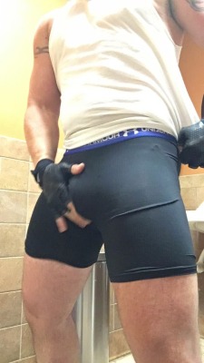 underwearguy74:After Workout in Locker Room @tjkl895