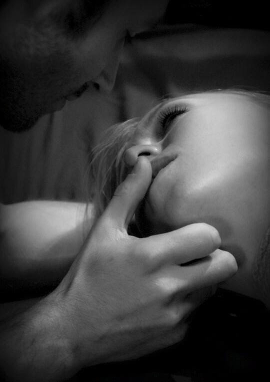 sleepinsidemysoul:  “Kiss someone like kissing is the only way you have to communicate.