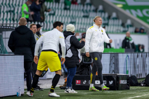 erlingbrauthaaland:November 27, 2021: Erling warming up before the match between Borussia Dortmund