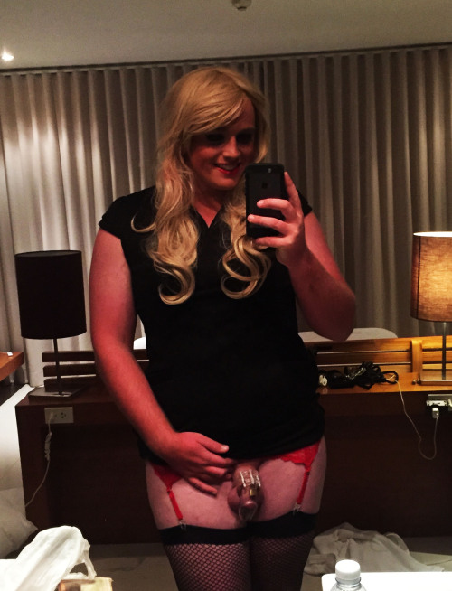 sissy-slut:  I tried to wear a half passable outfit!