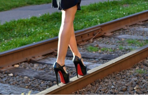 hellohighheels:  Hello High HeelsHelloHighHeels2.com