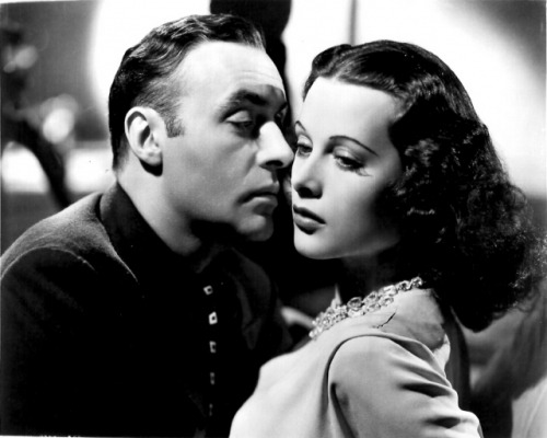 Charles Boyer and Hedy Lamarr in Algiers (1938).