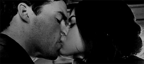 ezriasource:Ezria rewatch ▸ 1x10“Forgive me.”