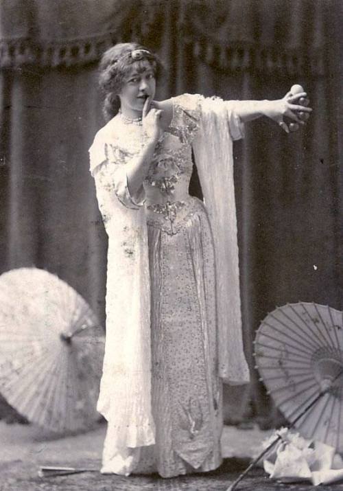 Sex Adelaide Herrmann, the Queen of Magic (1853–1932) pictures