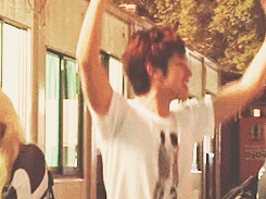 vanitysixx:   Yunho’s reaction while watching fireworks fired up in the sky  