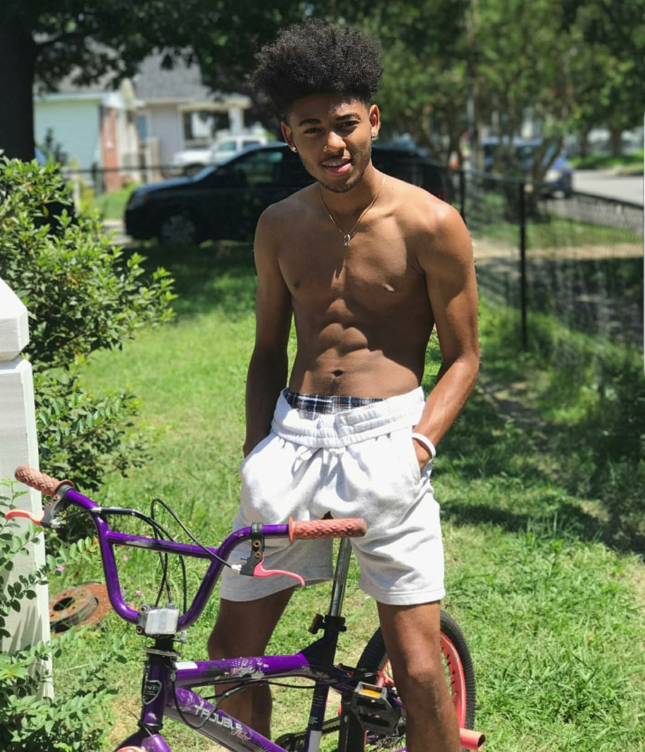 marc88jcob:  Dammm he fine af shittttt 💧💧👅😩