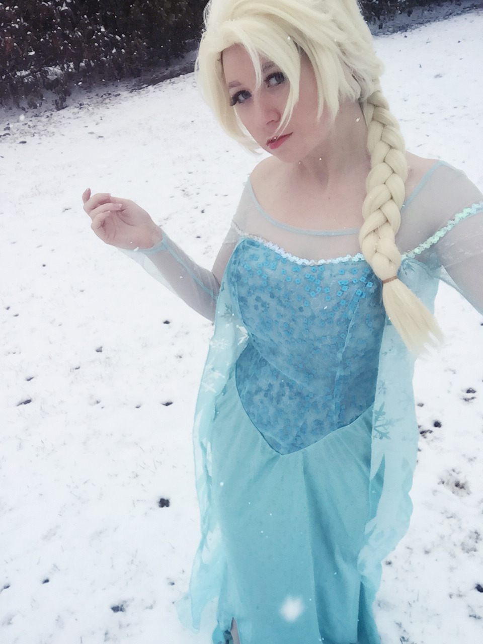 usatame:  Snow day? go out and play in cosplay of course…..lolHave some selfies