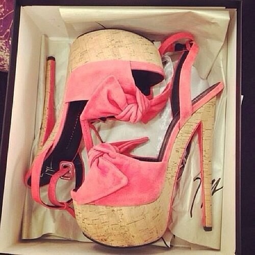 sooveritall:Perfect Shoes on We Heart It. weheartit.com/entry/65952842/via/Clemence_34