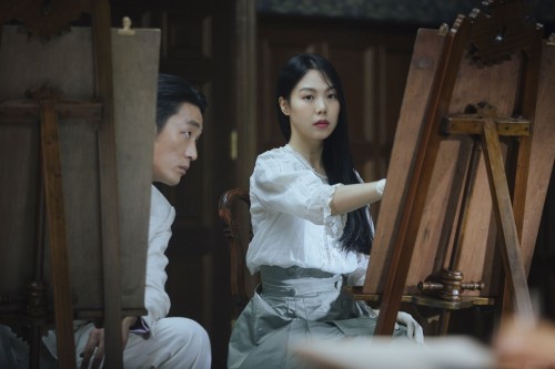 haikara-nippon:  The Handmaiden (2016)The Handmaiden (Hangul: 아가씨; RR: Agassi; lit. “Lady”) is a 2016 South Korean erotic psychological thriller film directed by Park Chan-wook and starring Kim Min-hee, Ha Jung-woo and Kim Tae-ri. It is adapted