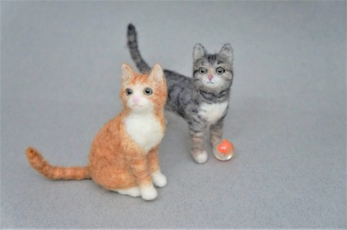 A pair of needle felted tabby cats.  Have a great evening!