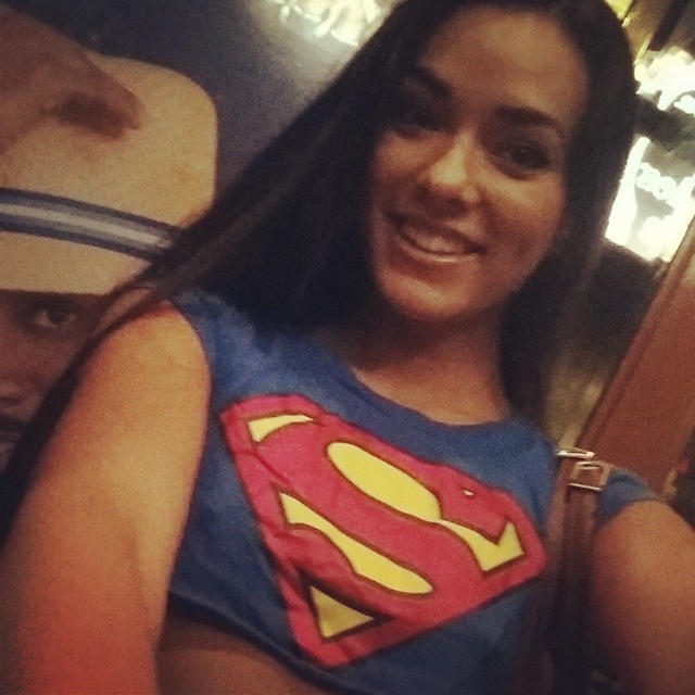 hotchicksinsupermanshirts:  Joanie Brosas brings it. You gotta love it when the camera