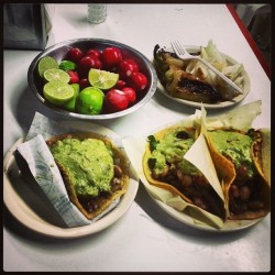 dr-lilith-belial:  #Tacos and #Shit with @mrjjsanti #PlayasDeTijuana #Tijuana #664  (at Tacos el Frances)