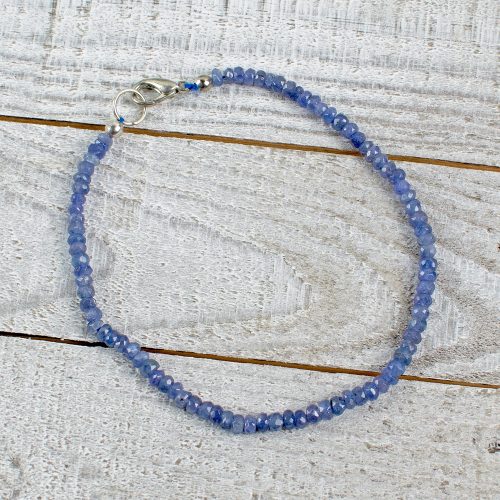 Blue sapphire bracelet  ♦ MATERIALS:- Authentic, Indian healing gemstones- Blue Sapphire, beaded cir