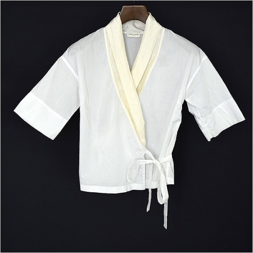 lacollectionneuse: DRIES VAN NOTEN ドリスヴァンノッテン カシュクールブロードボレロ ホワイト 36 wrap shirt with contrast sh