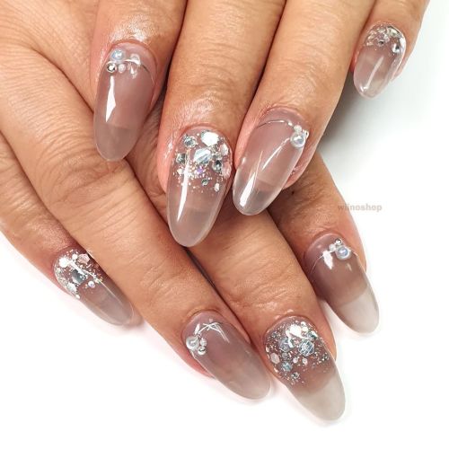 Clear smoky gray nails with mirror glitter and silver accents #glitternails #clearnails #nail #gelna