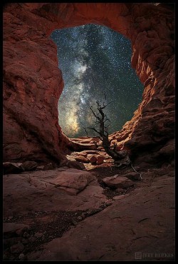 thedemon-hauntedworld:  Gateway to the Unknown  Arches National Park, UT Credit: Jeff Berkes 