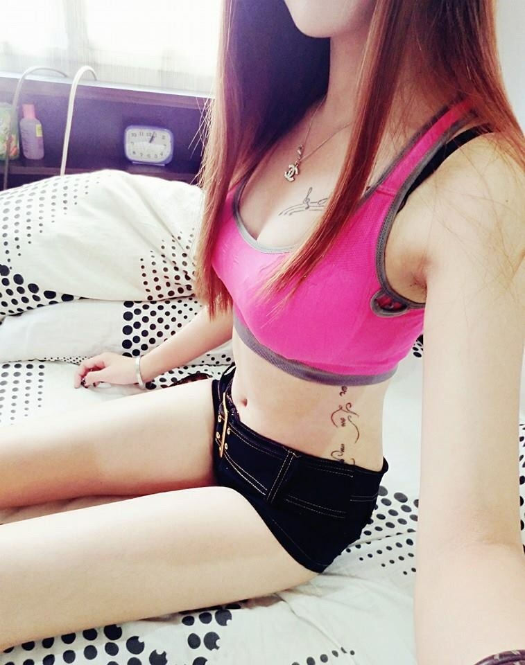 itsaboutmalaysian:  Look at her body..wish to fuck her pussy…Thanks for your submission